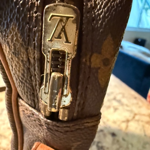 Vintage Louis Vuitton Monogram Danube Crossbody (2001) - Picture 9 of 12